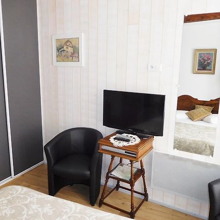Location "Charme" Apartment Риквир Екстериор снимка